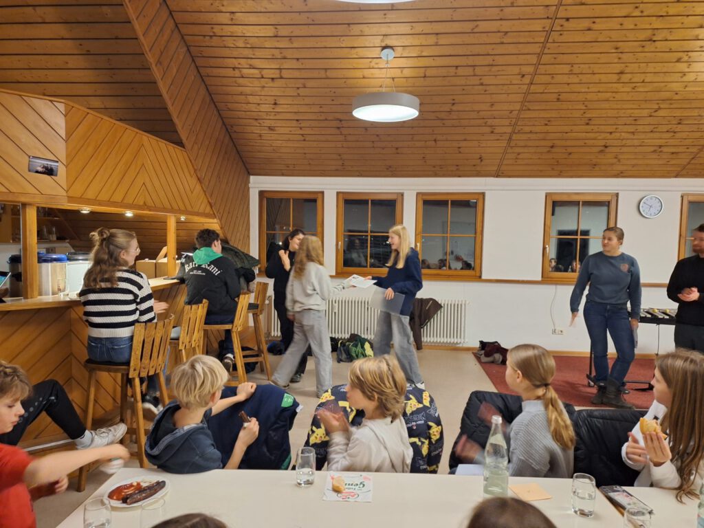 Urkunden werden überreicht