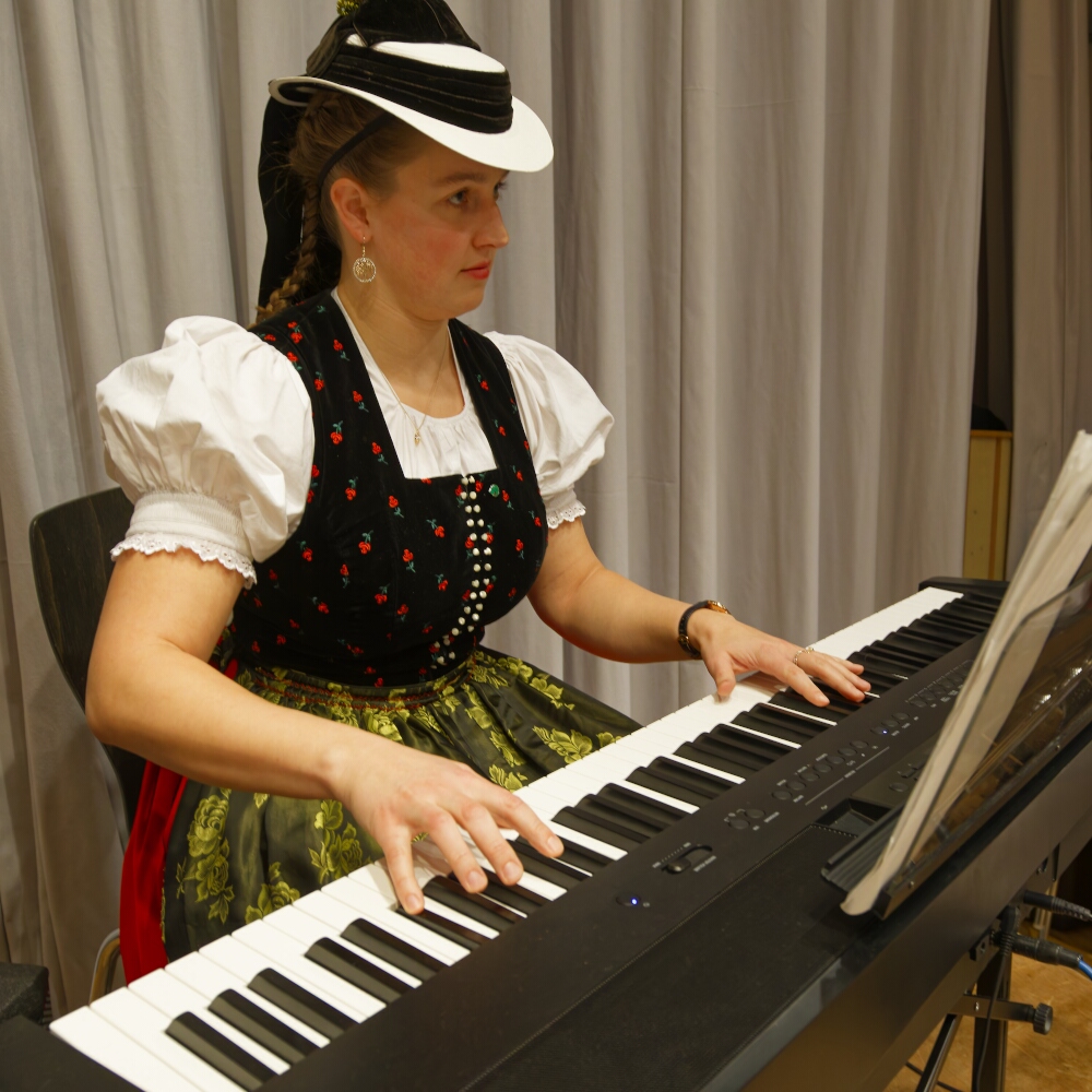 Ein großer Dank an Theresa - ohne Klavier wären die Drei Nüsse für Aschenbrödel nur halb so schön