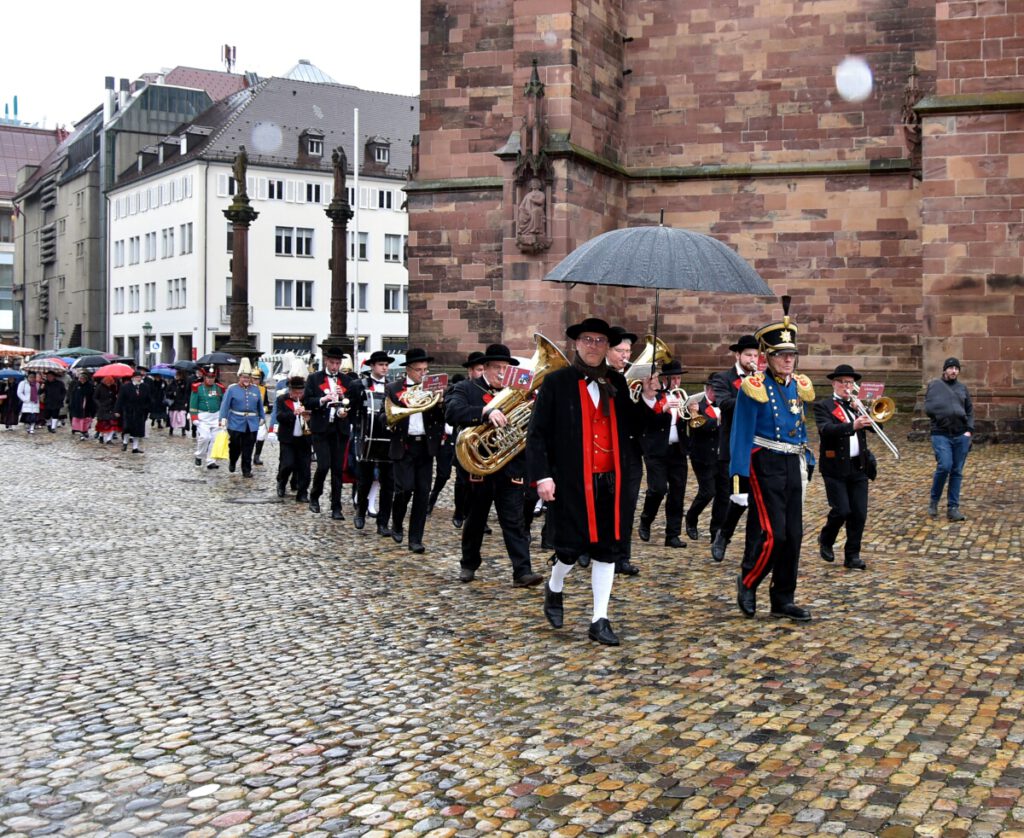 Einmal ums Münster... Foto: Horst Dauenhauer