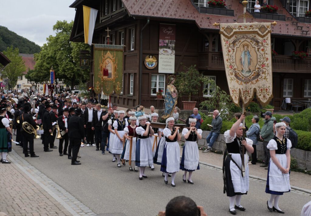 Wieder "unsere" Marianische Jungfrauenkongregation
