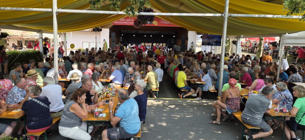 .. weiter im Programm mit den Egerländer 6