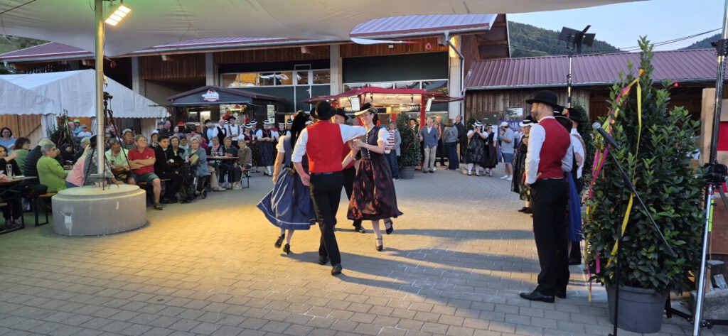Heimatfest ins Hofbure