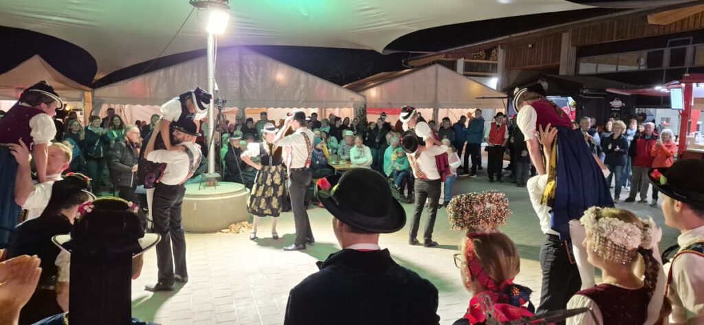 Heimatfest ins Hofbure