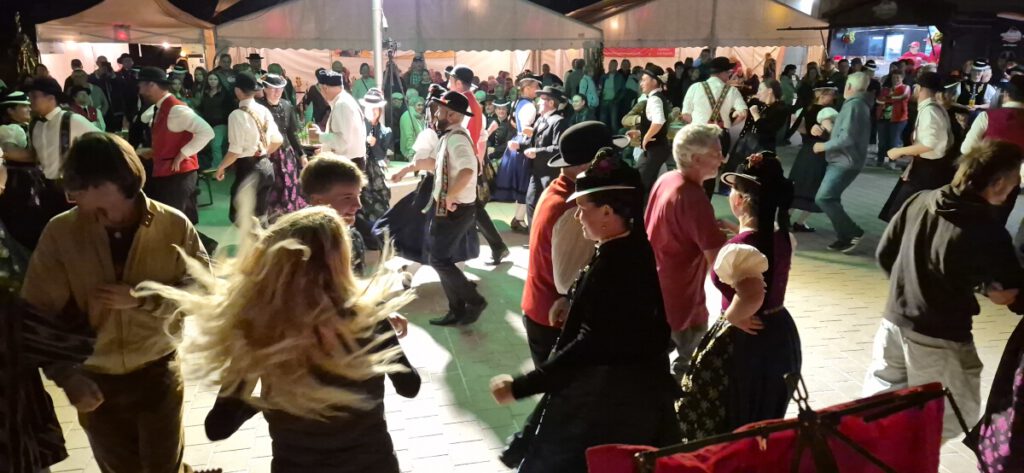 Heimatfest ins Hofbure
