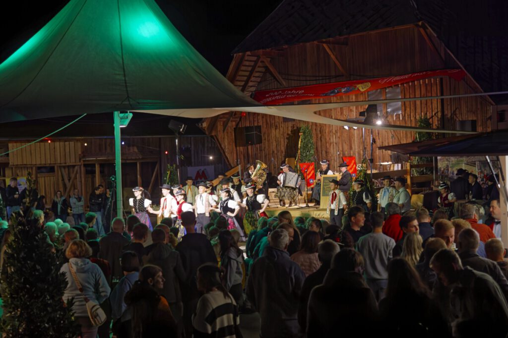 Heimatfest ins Hofbure
