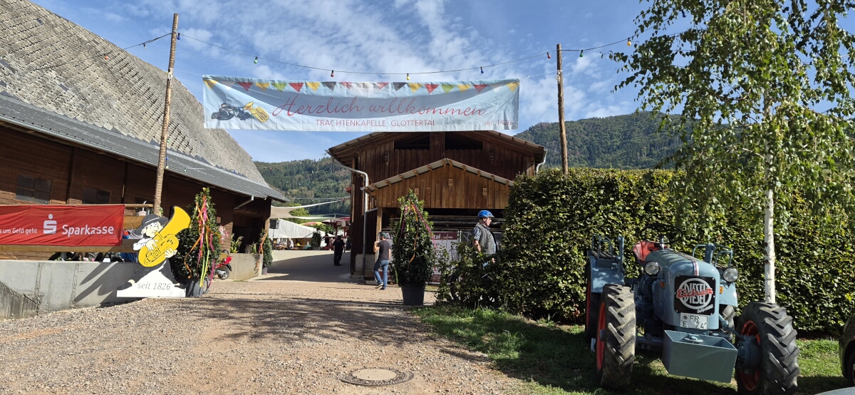 Heimatfest „ins Hofbure“